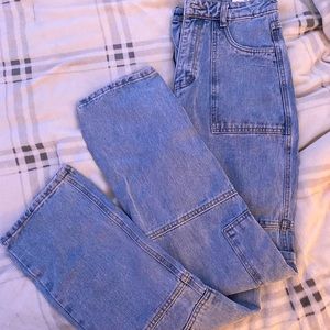Baggy / light wash mom jeans